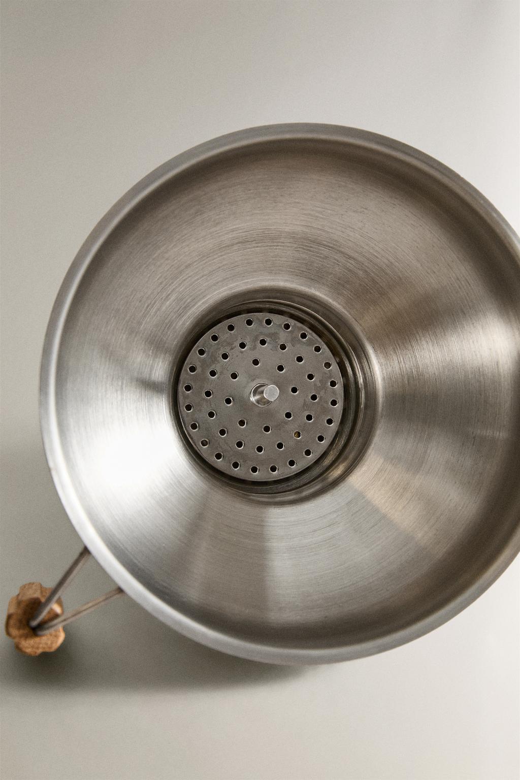 Кухонный воронко с деревянной ручкой