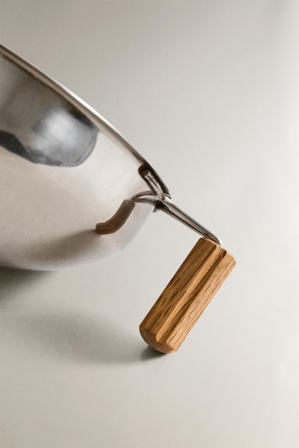 Кухонный воронко с деревянной ручкой