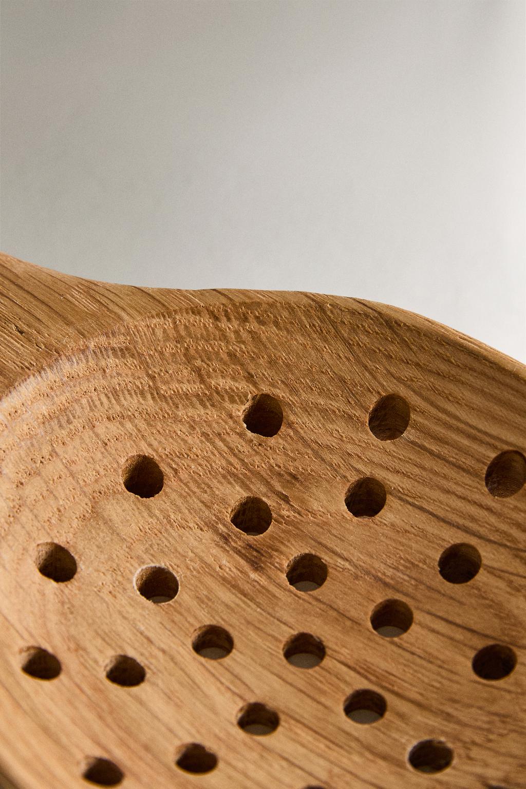 Дубовая дырчатая ложка