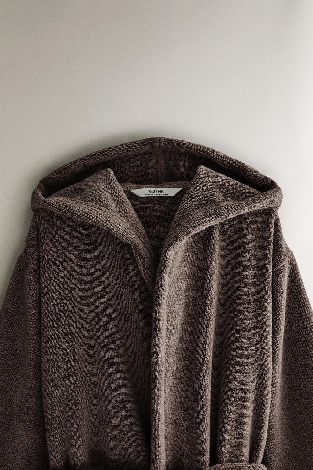 Экстра мягкий халат с капюшоном (380 г/м²)