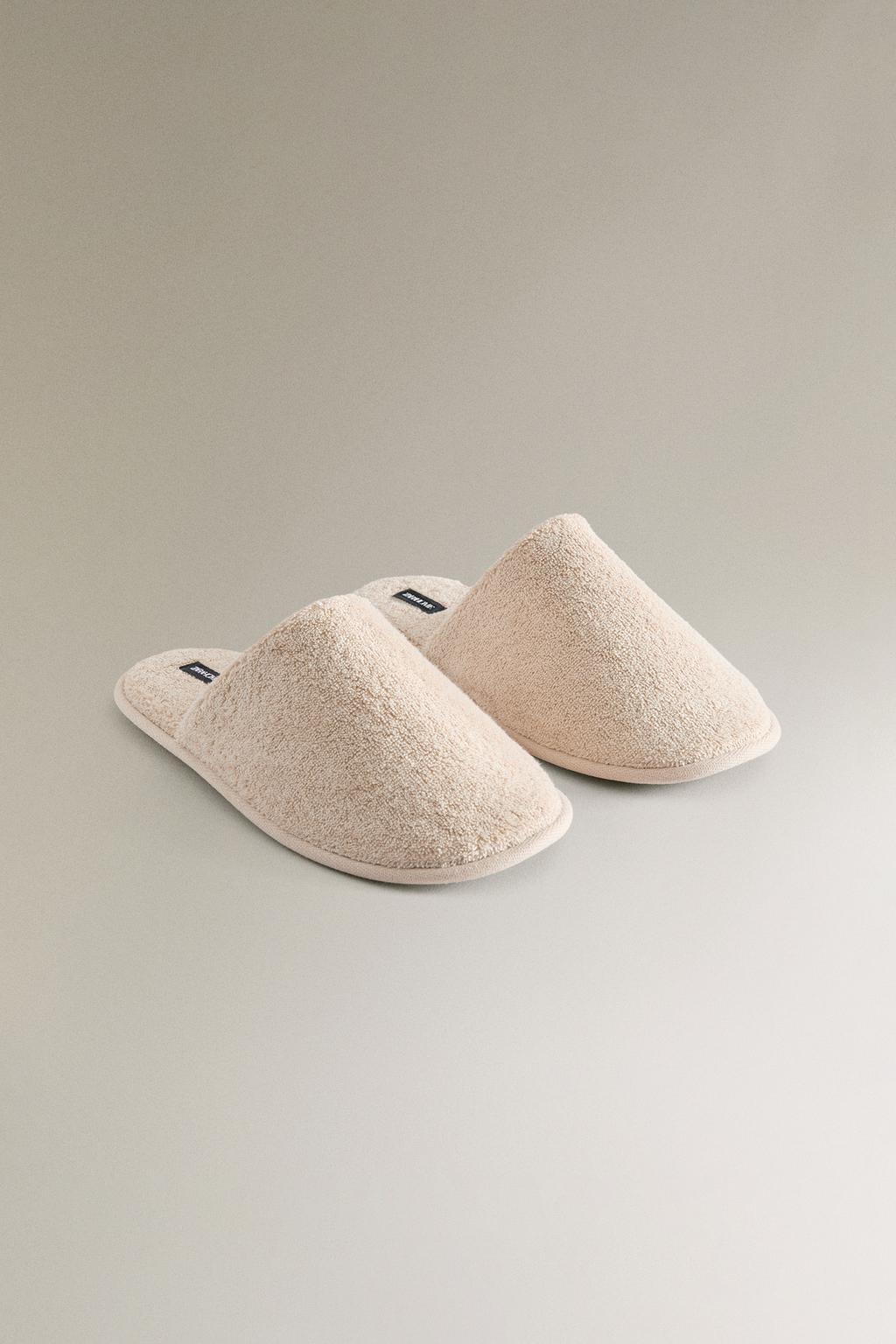 Тапочки для ванной комнаты из махровой ткани