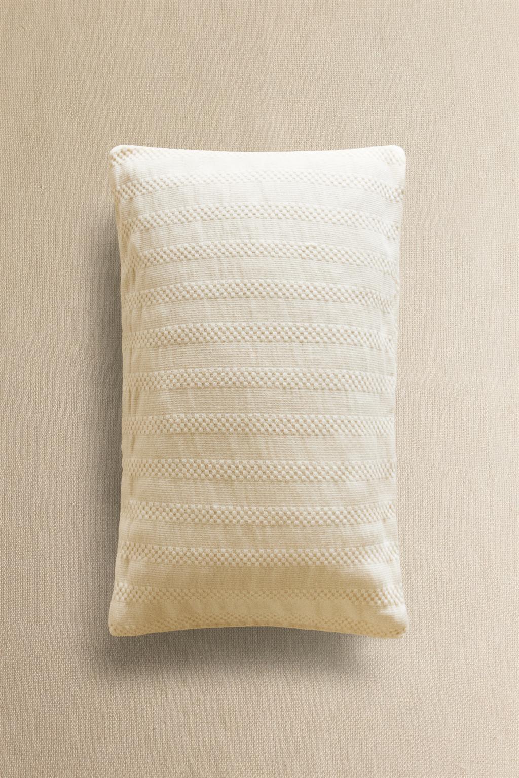 Детский чехол с полосатой фактурой для подушки
