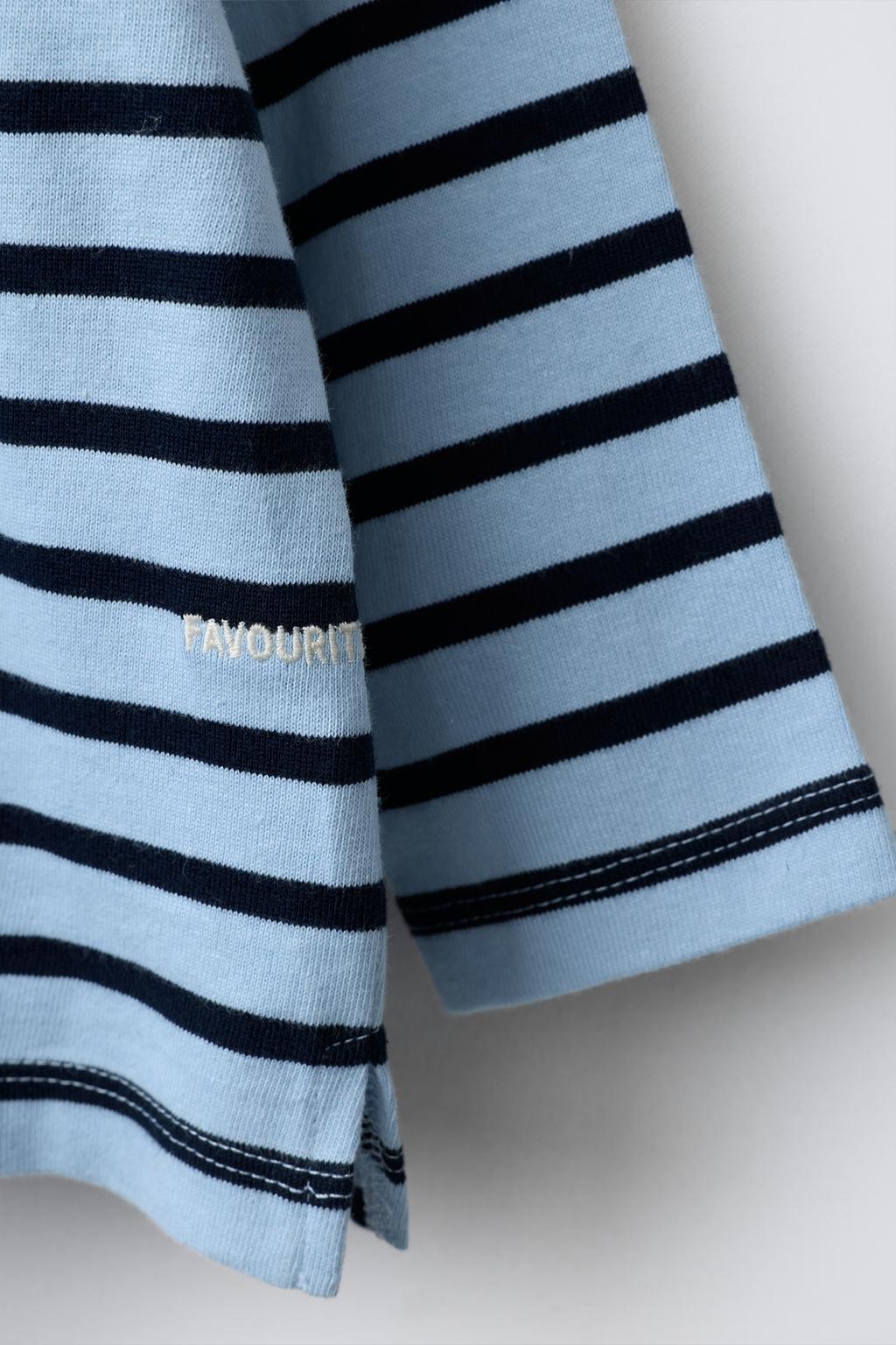 МАЙКА В ПОЛОСКУ С ВЫШИТОЙ НАДПИСЬЮ