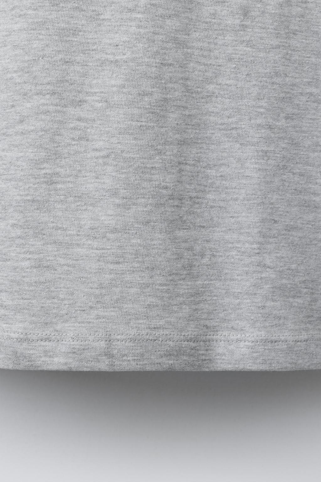 БАЗОВАЯ ОДНОТОННАЯ ФУТБОЛКА