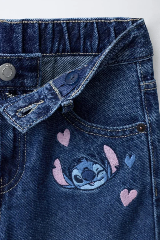 ДЖИНСЫ WIDE LEG С ВЫШИВКОЙ LILO & STITCH © DISNEY