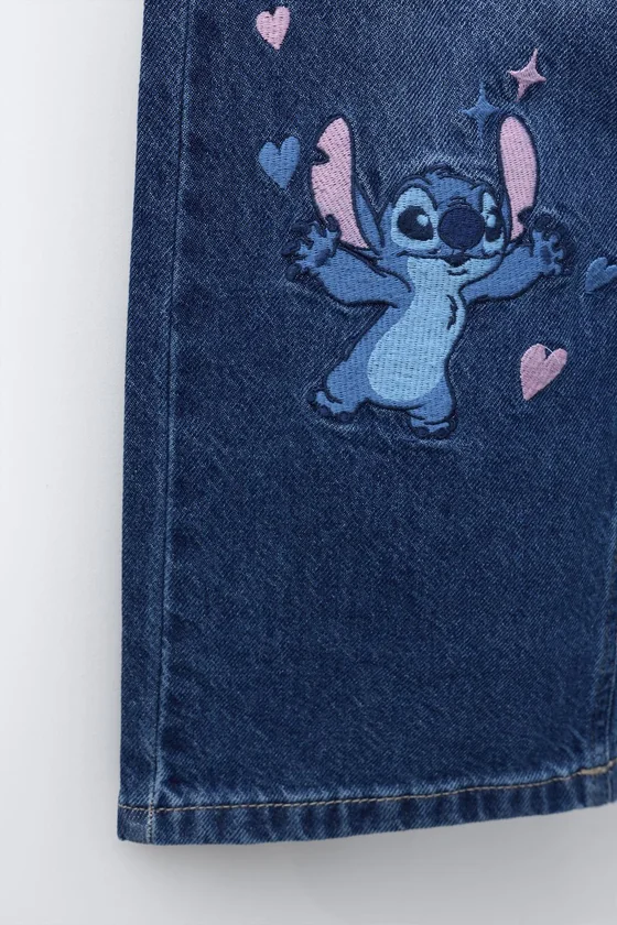 ДЖИНСЫ WIDE LEG С ВЫШИВКОЙ LILO & STITCH © DISNEY