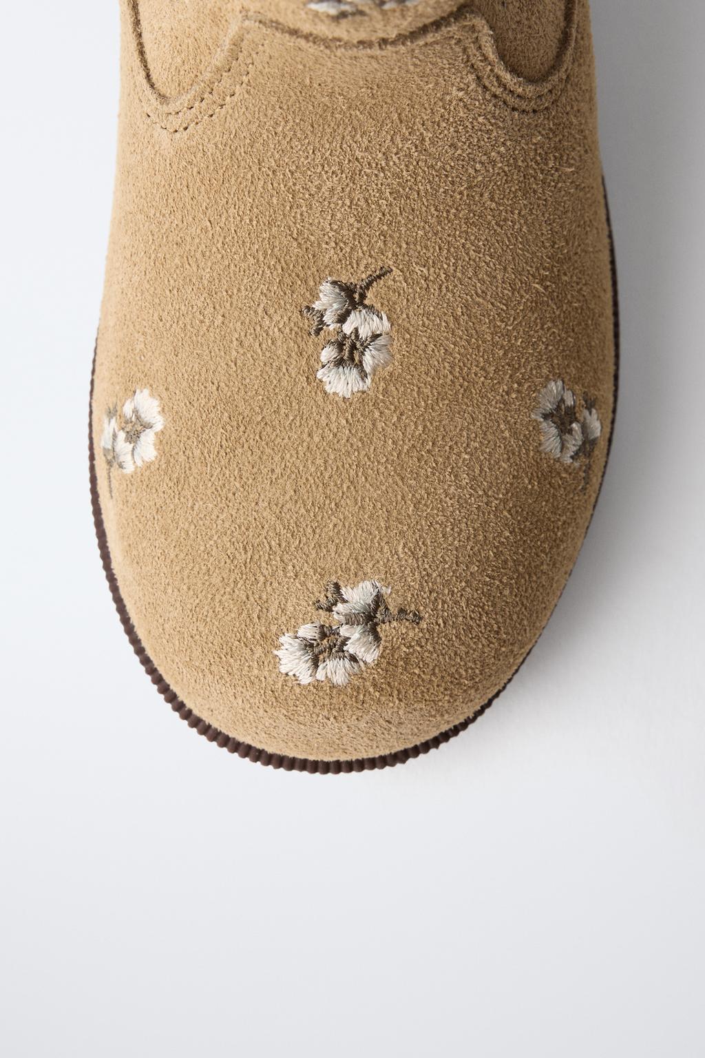 КОЖАНЫЕ САПОГИ С ВЫШИВКОЙ