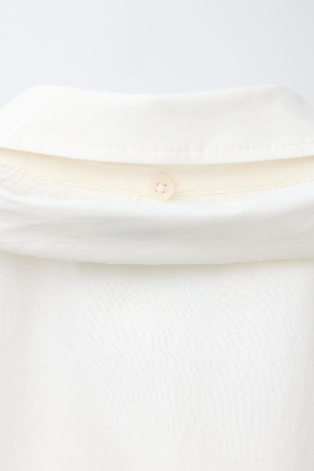 УКОРОЧЕННАЯ РУБАШКА СО СЪЕМНЫМ ШАРФОМ