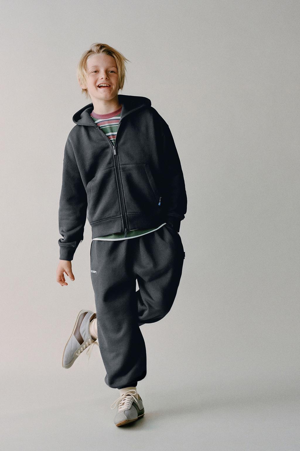 ТОЛСТОВКА НА МОЛНИИ