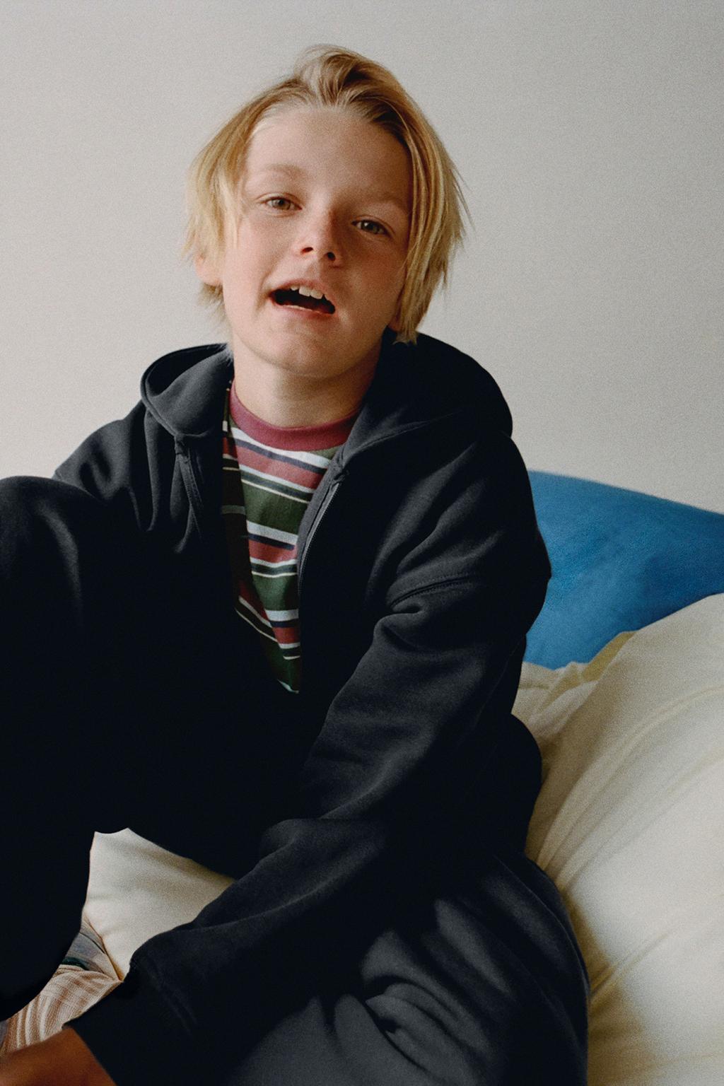 ТОЛСТОВКА НА МОЛНИИ