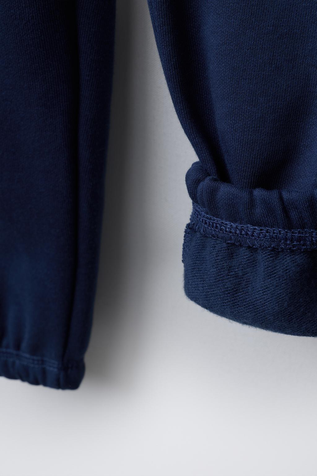 ДЖОГГЕРЫ ИЗ МЯГКОЙ ТКАНИ С НАДПИСЬЮ