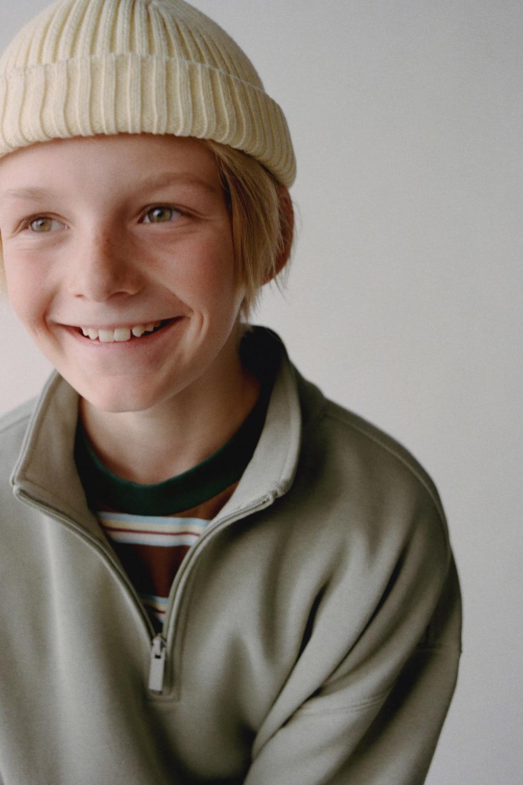 БАЗОВАЯ ТОЛСТОВКА С НАШИВКОЙ