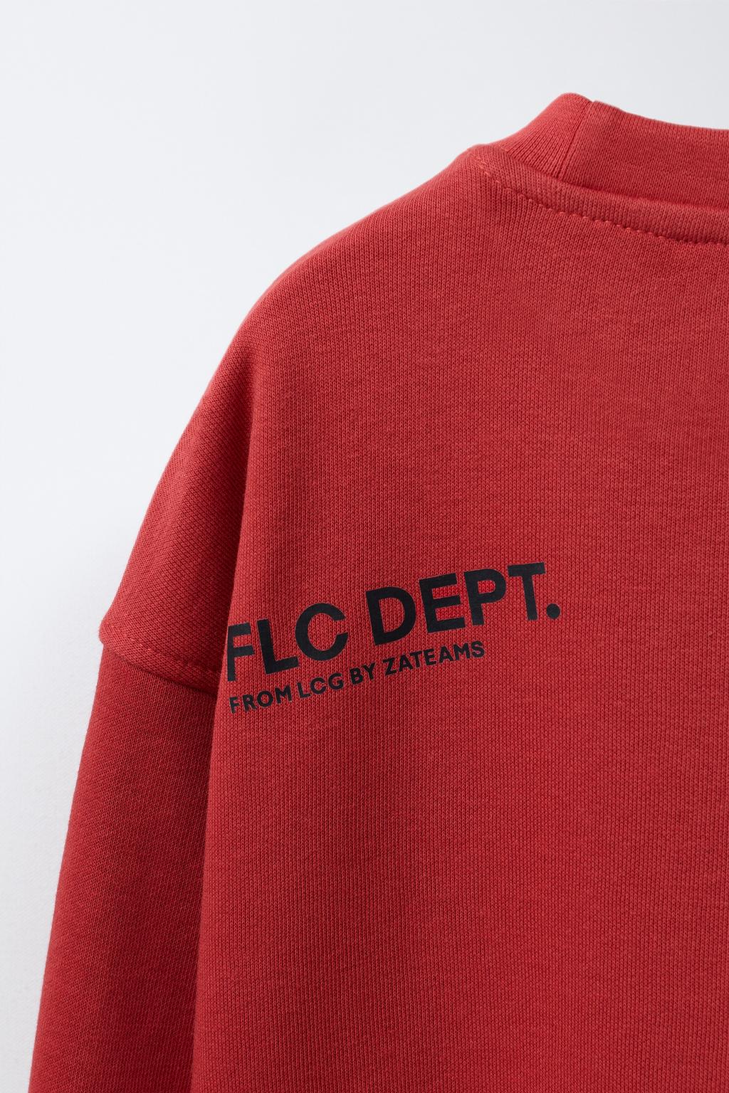 БАЗОВАЯ ТОЛСТОВКА С НАДПИСЬЮ И НАШИВКОЙ