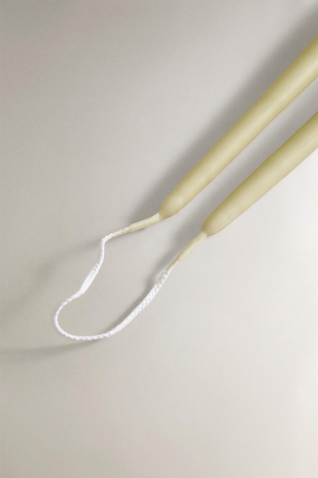 Длинная матовая декоративная свеча