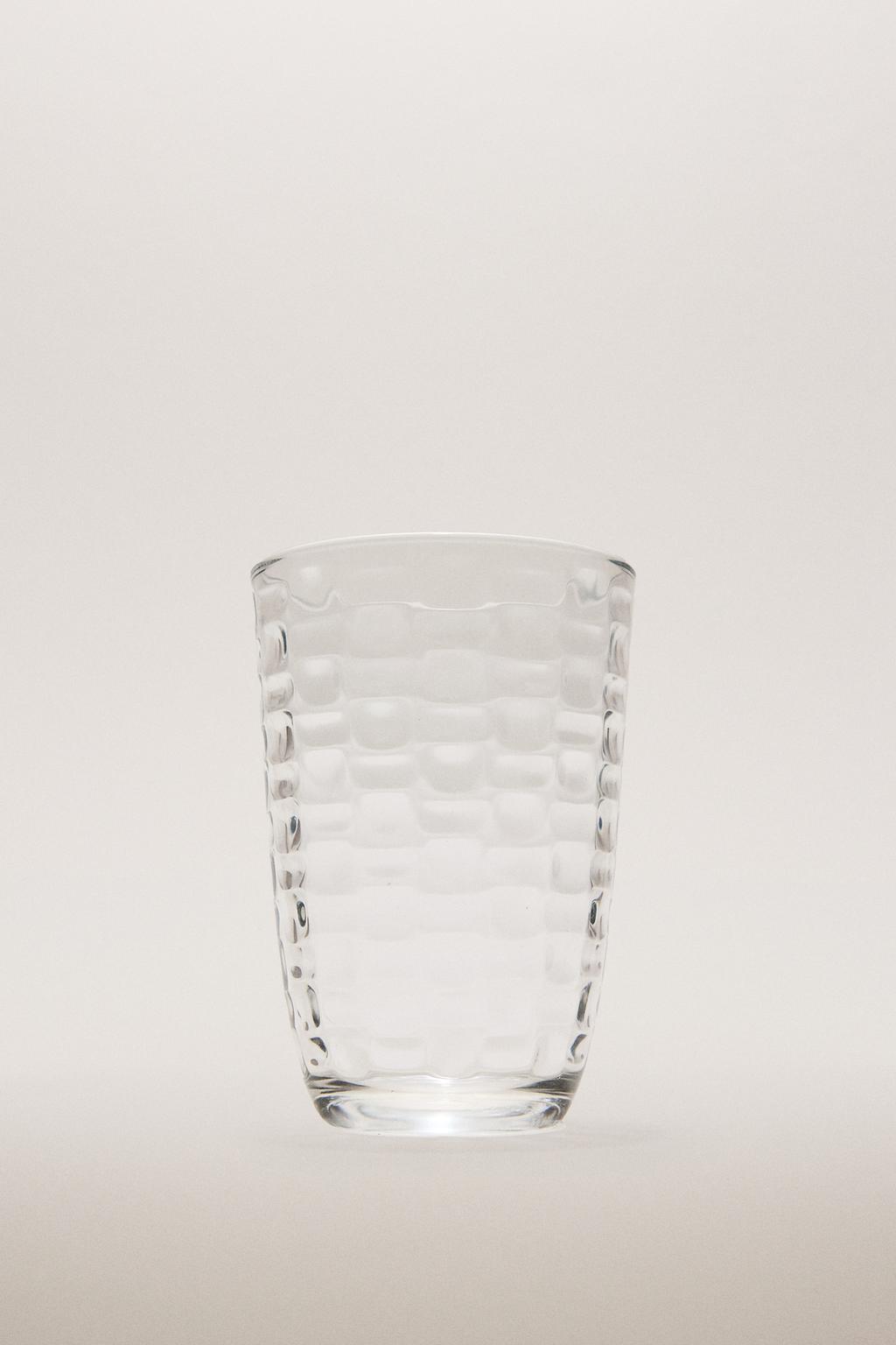 Стакан с рельефным квадратным узором