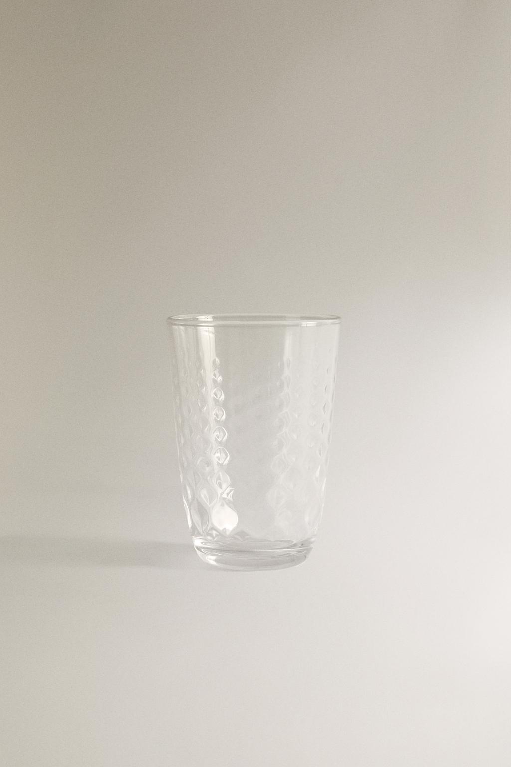 Стакан с рельефным узором