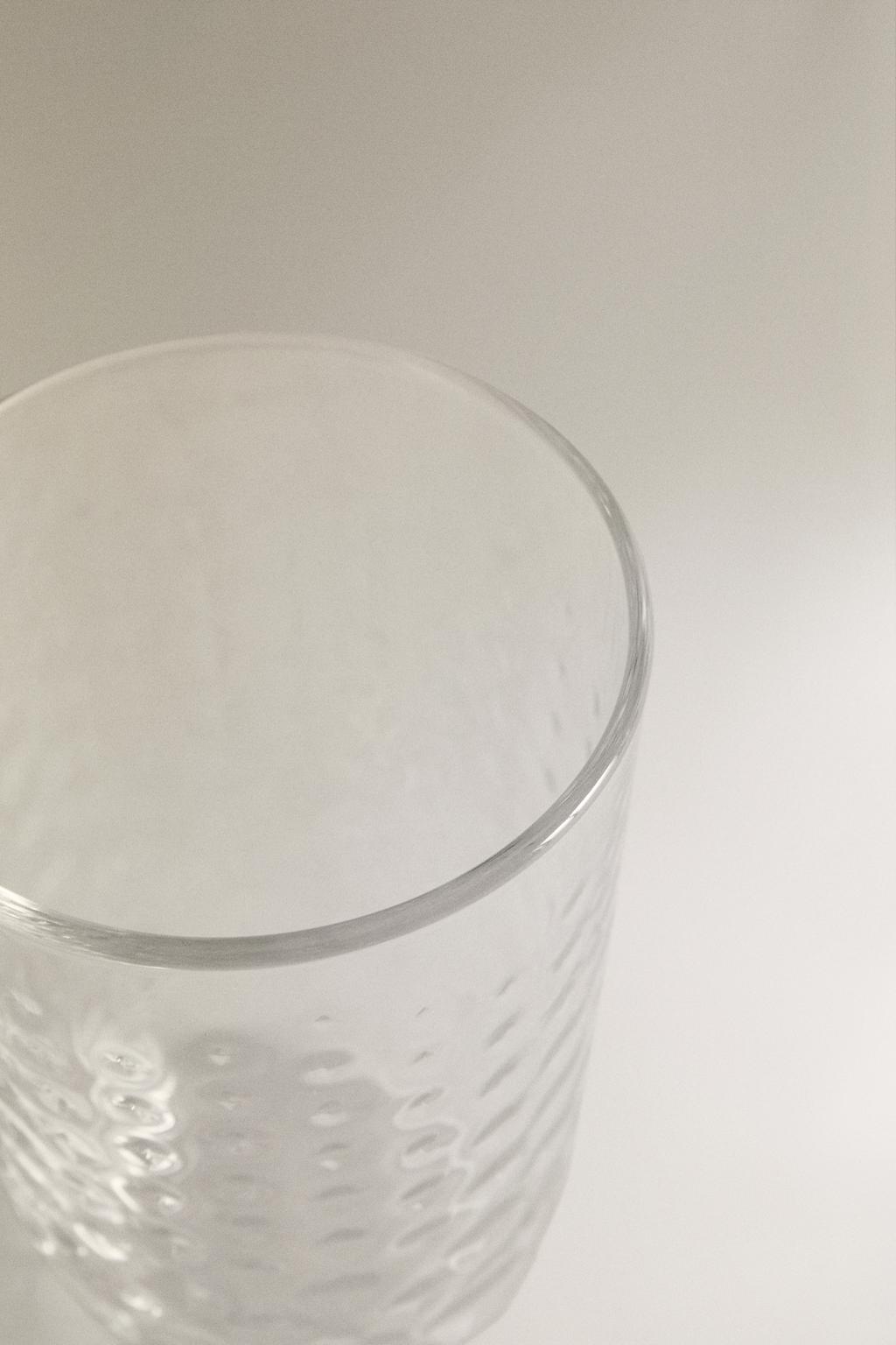 Стакан с рельефным узором