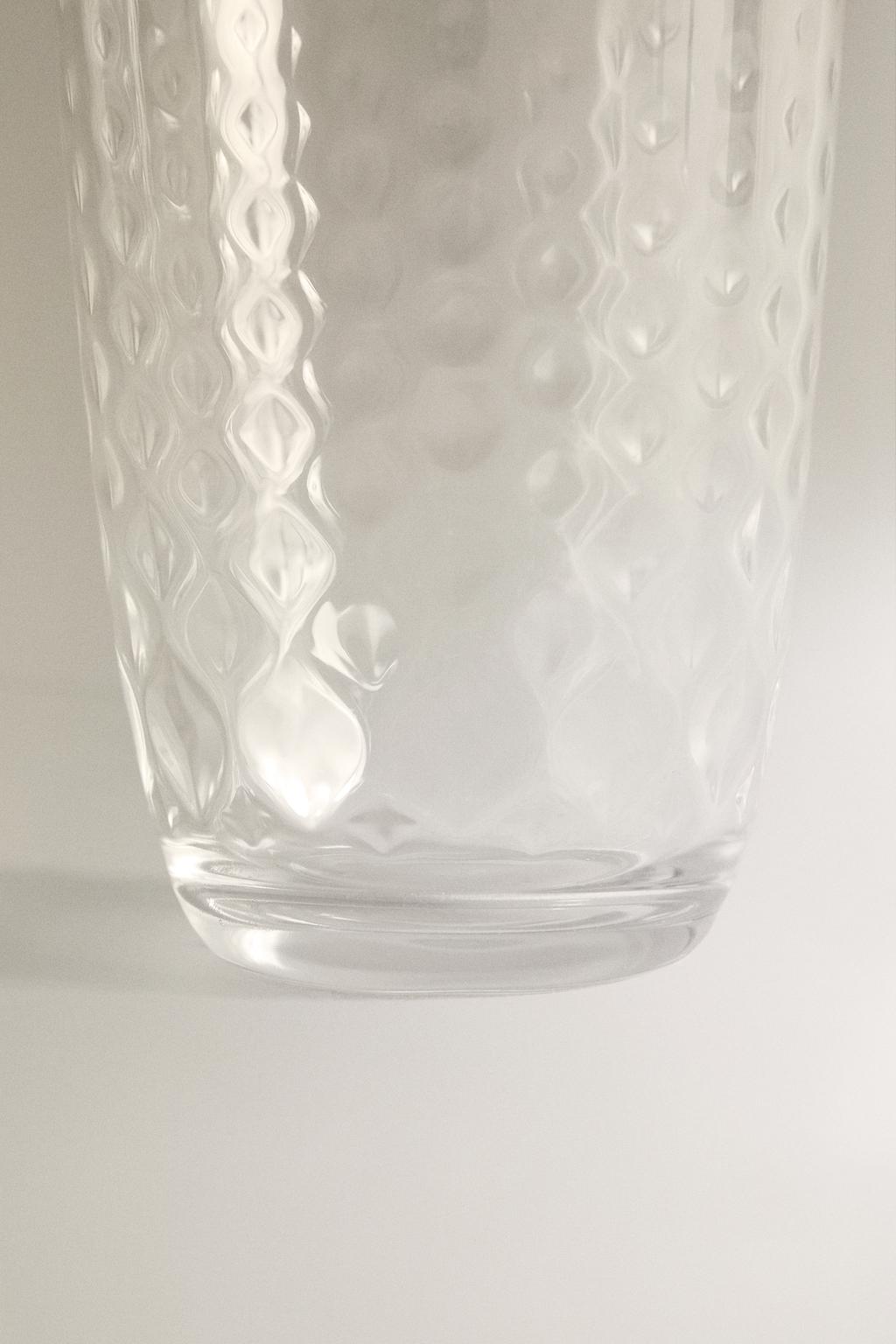 Стакан с рельефным узором
