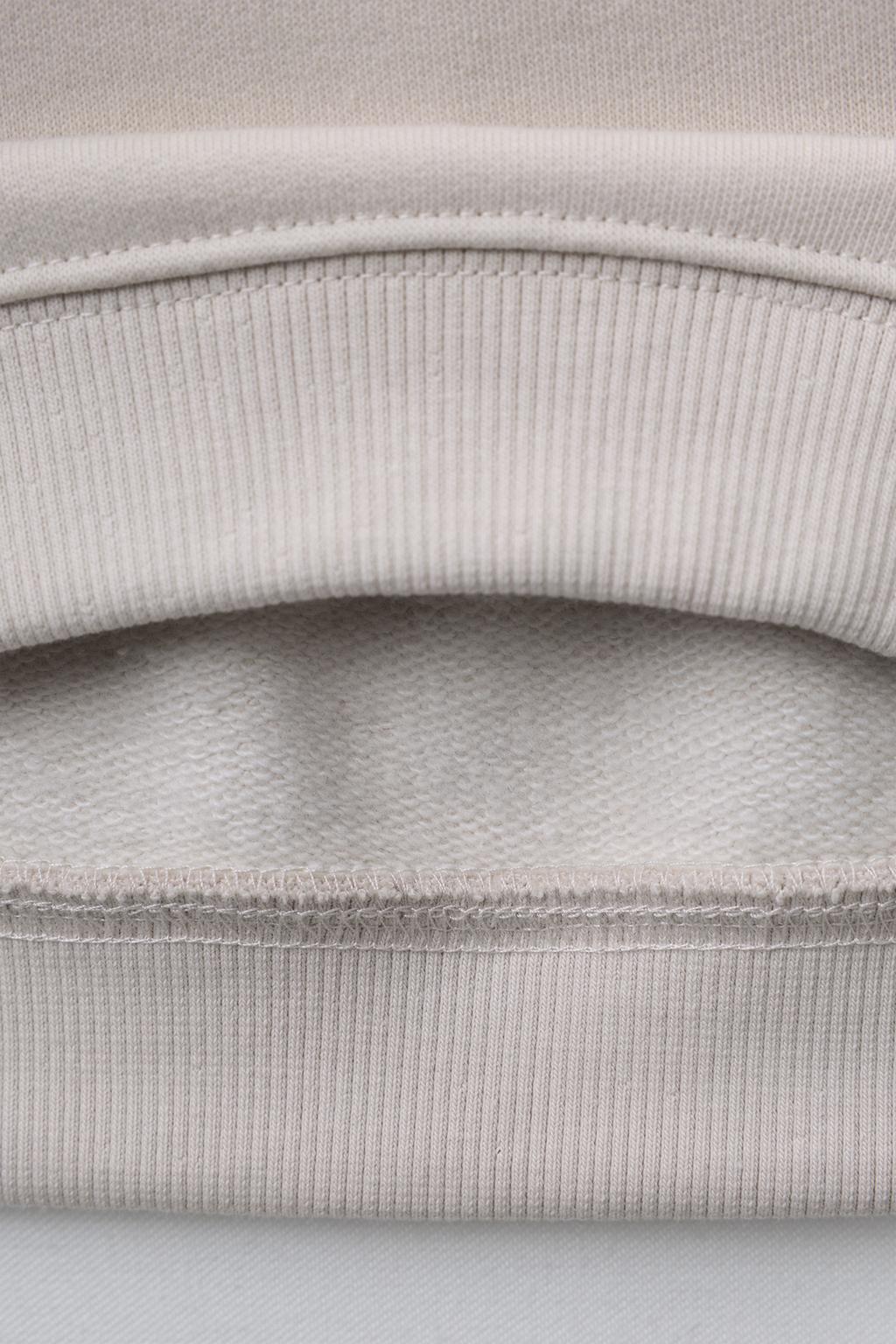 ТОЛСТОВКА С РЕЛЬЕФНОЙ НАДПИСЬЮ