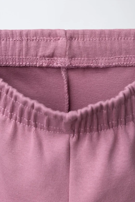 БРЮКИ WIDE LEG ИЗ МЯГКОЙ ТКАНИ С РЕЛЬЕФНОЙ НАДПИСЬЮ