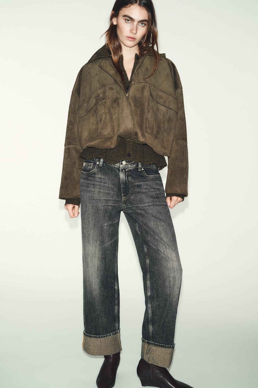 БОМБЕР ОВЕРСАЙЗ ИЗ ИСКУССТВЕННОЙ ЗАМШИ С КАПЮШОНОМ