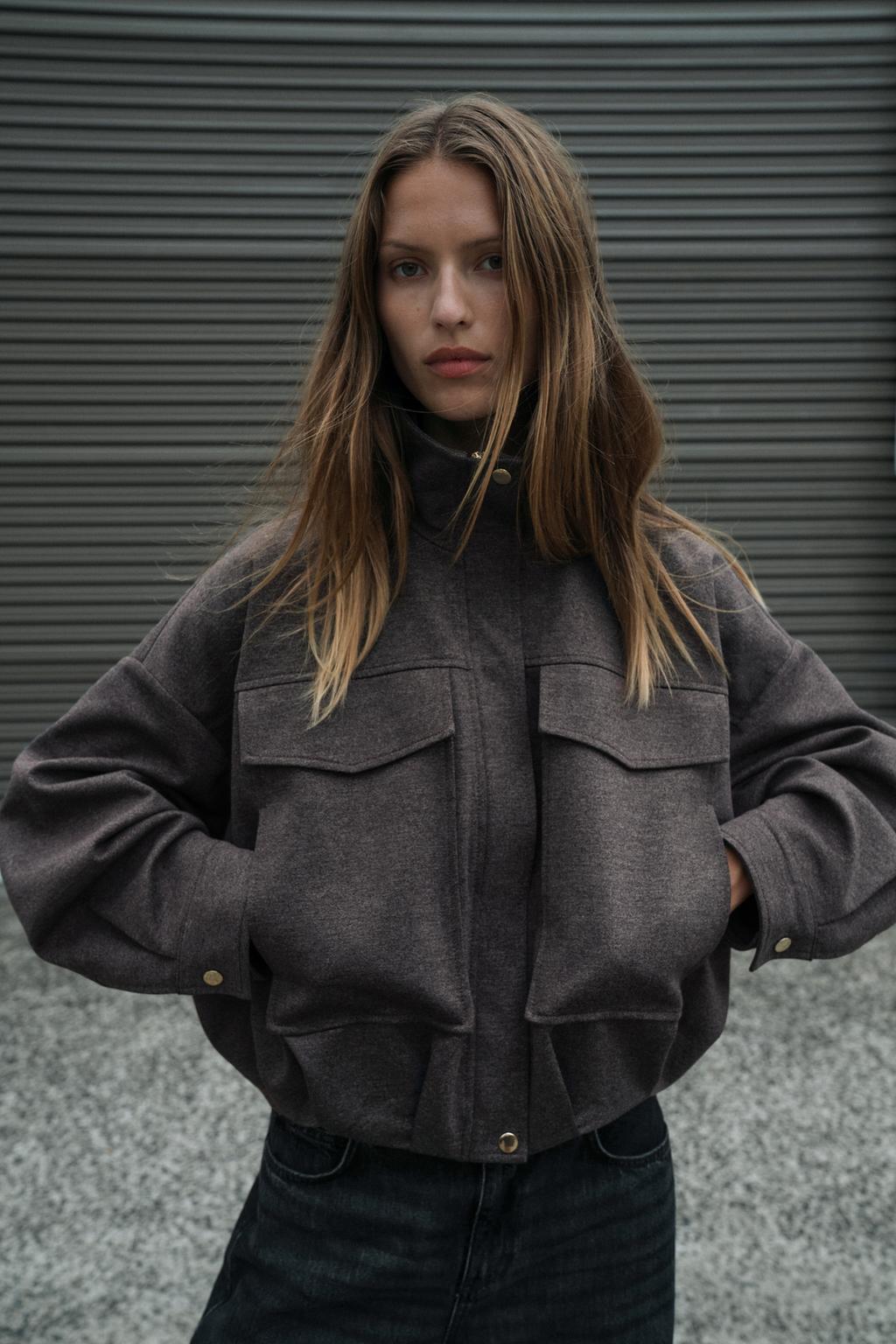 БОМБЕР С ВОРОТНИКОМ-СТОЙКОЙ