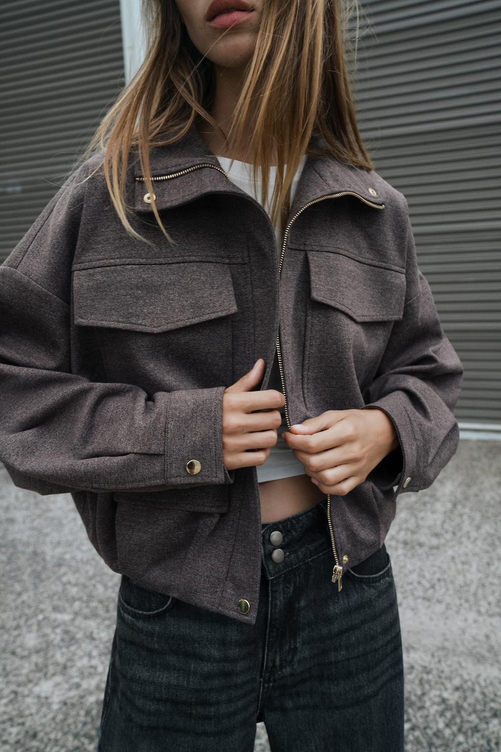 БОМБЕР С ВОРОТНИКОМ-СТОЙКОЙ