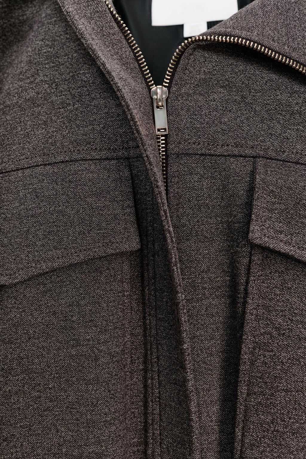 БОМБЕР С ВОРОТНИКОМ-СТОЙКОЙ