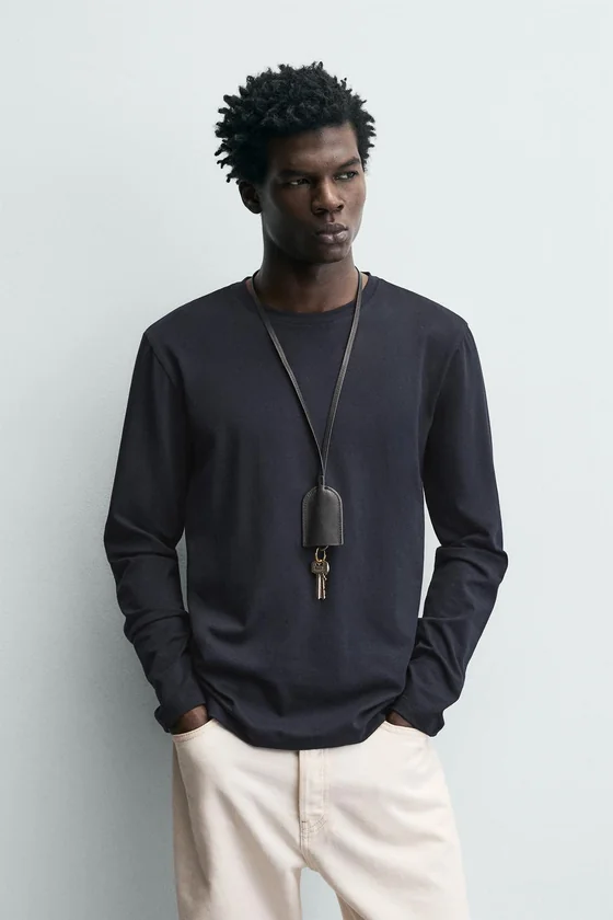 БАЗОВАЯ ФУТБОЛКА SLIM FIT