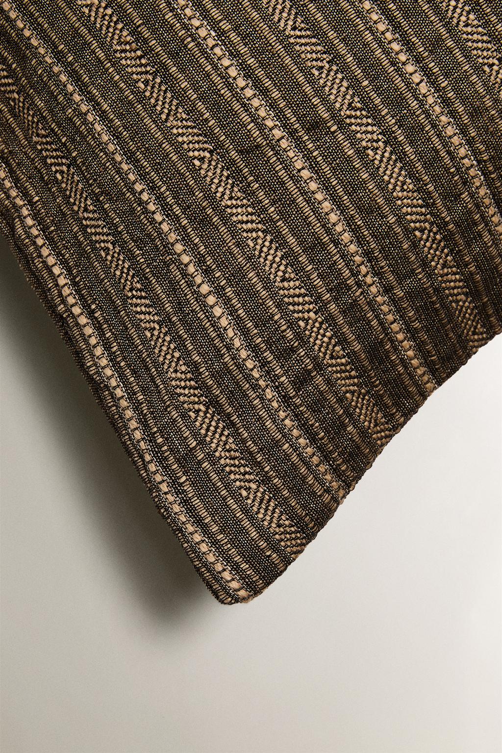 Чехол для подушки в полоску