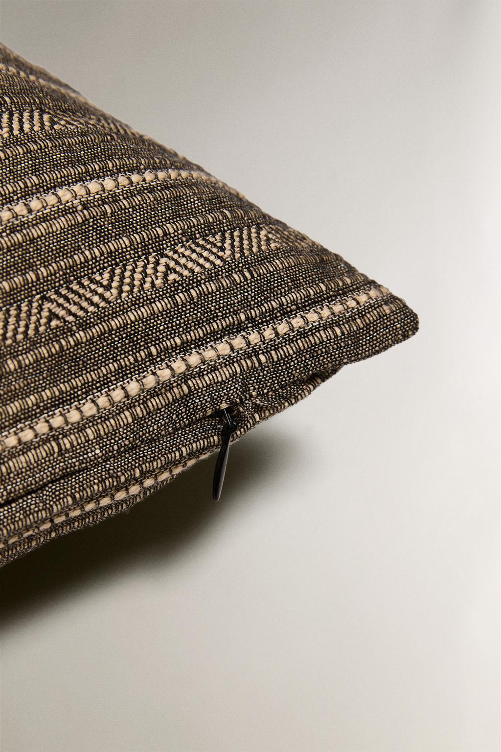 Чехол для подушки в полоску