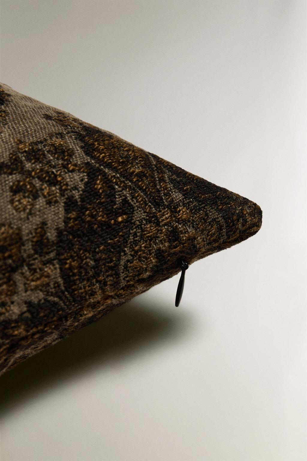 Чехол для подушки с жаккардовым узором