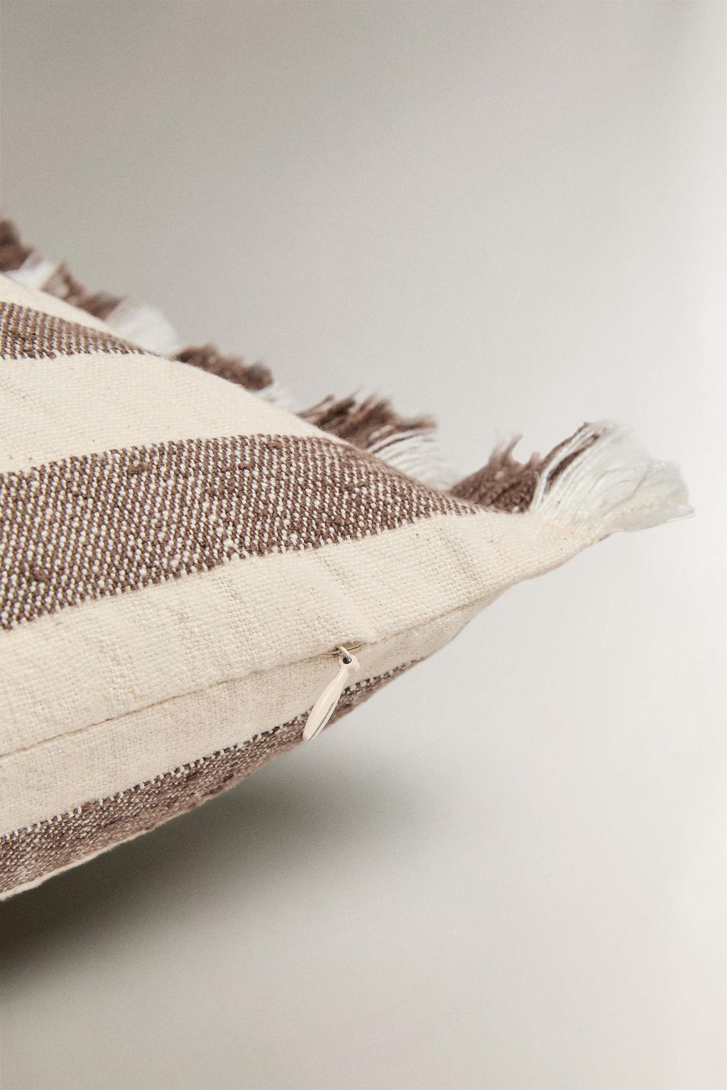 Чехол для подушки в полоску