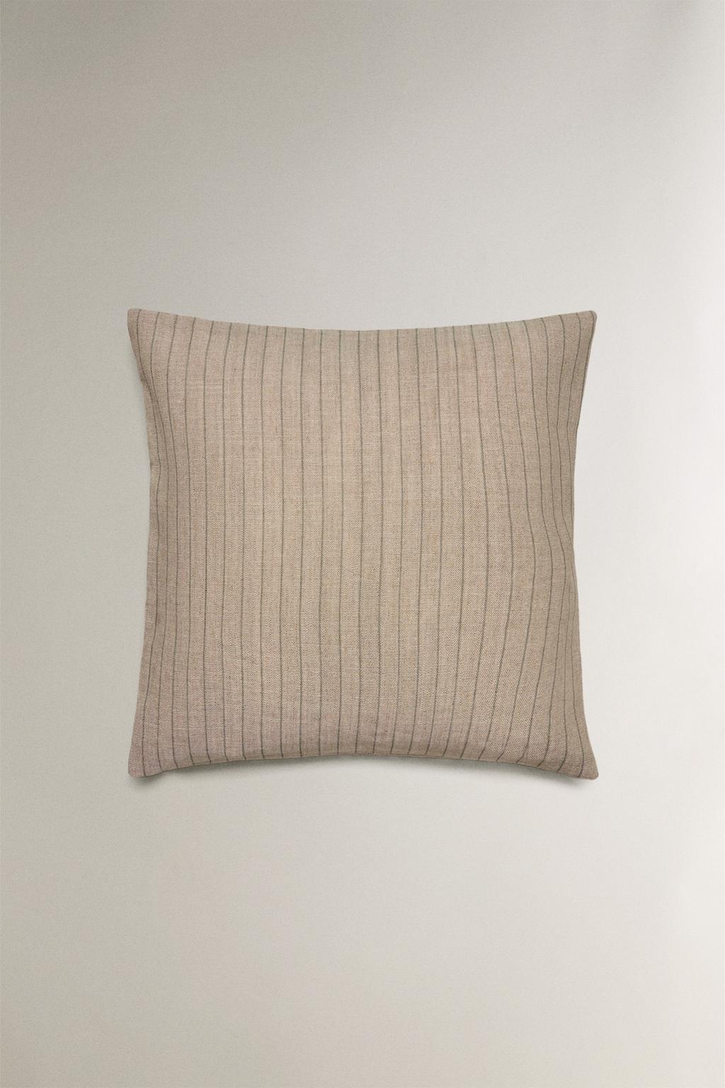 Подушка с цветочным принтом из льна