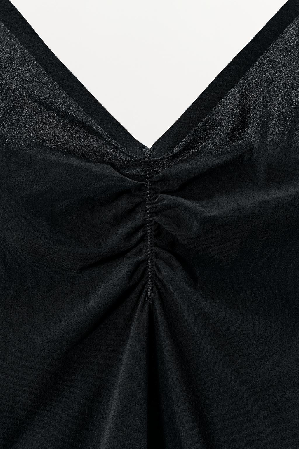 ТОП ИЗ ПОЛИАМИДА С ДРАПИРОВАННЫМ ВЫРЕЗОМ