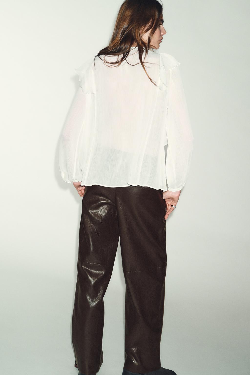 БЛУЗА СО СКЛАДКАМИ И ВОЛАНАМИ