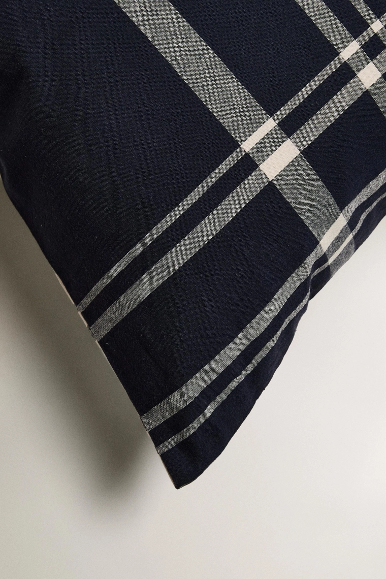 Двусторонняя наволочка из хлопка в клетку