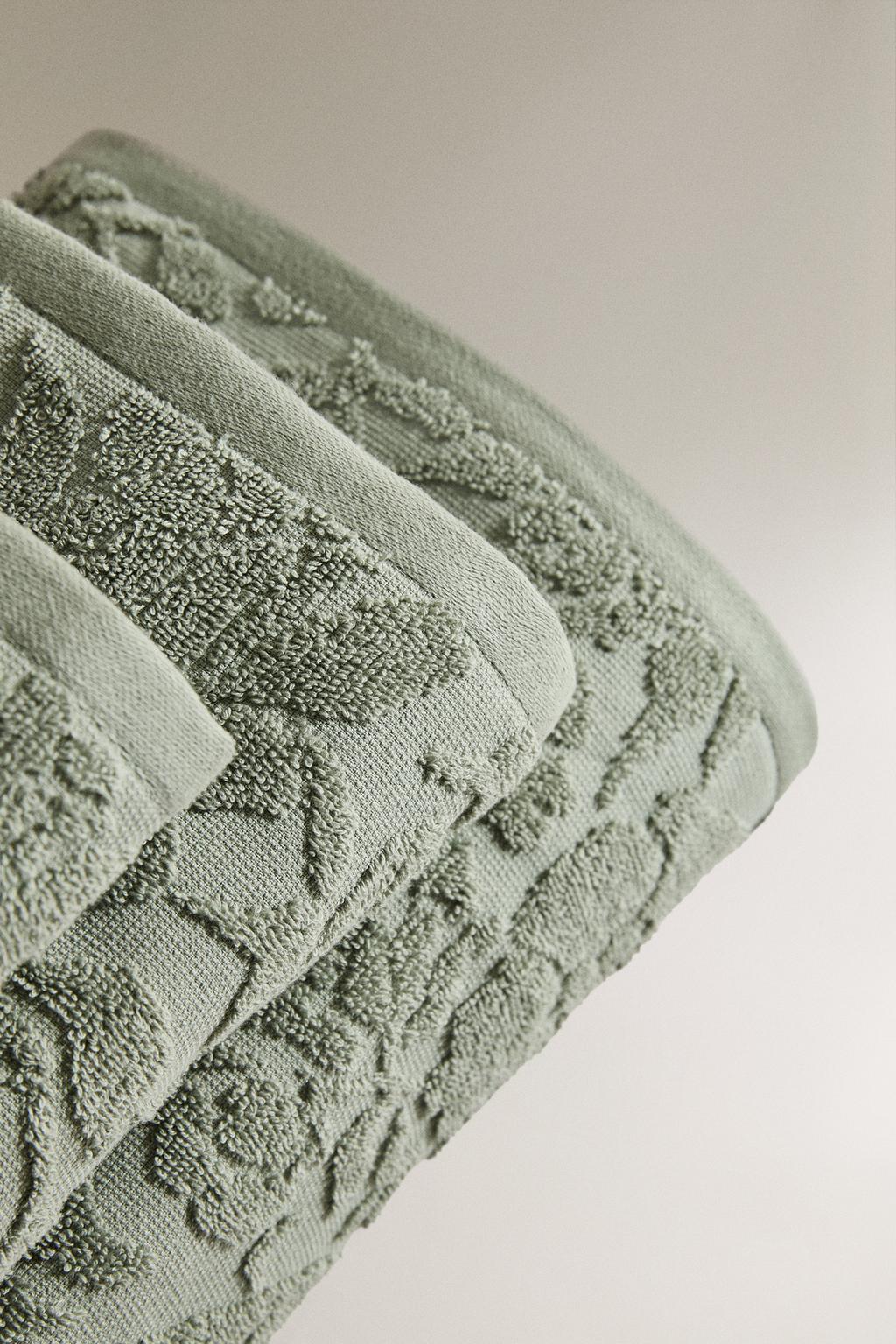 Полотенце для ванны с цветочным жаккардом