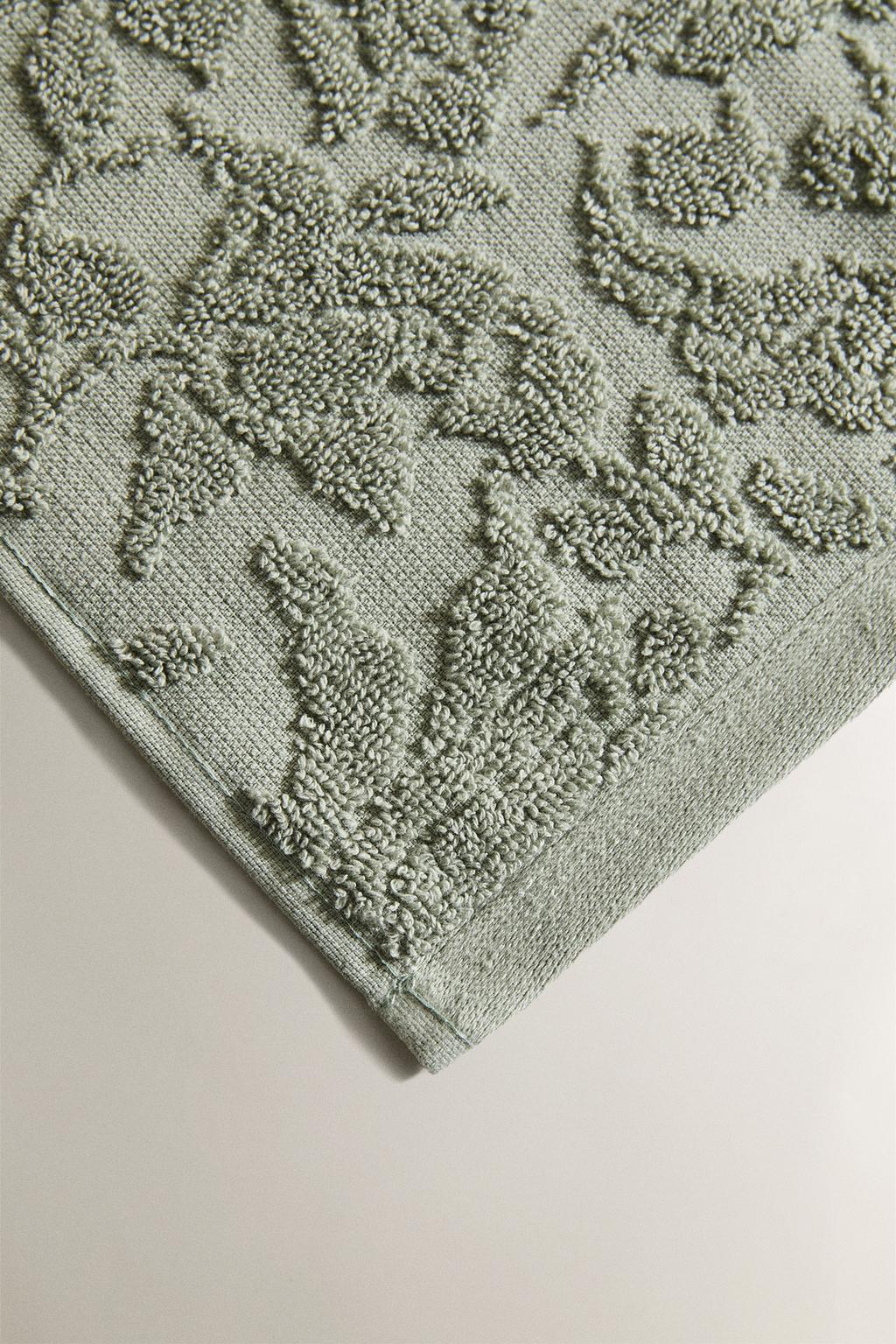 Полотенце для ванны с цветочным жаккардом