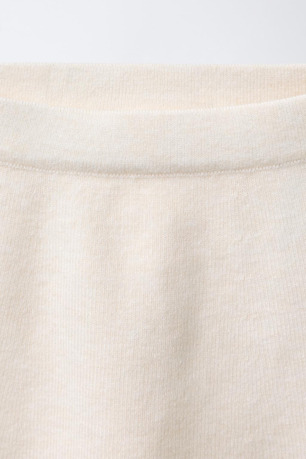 ТРИКОТАЖНАЯ ЮБКА С КОНТРАСТНЫМИ БАНТАМИ