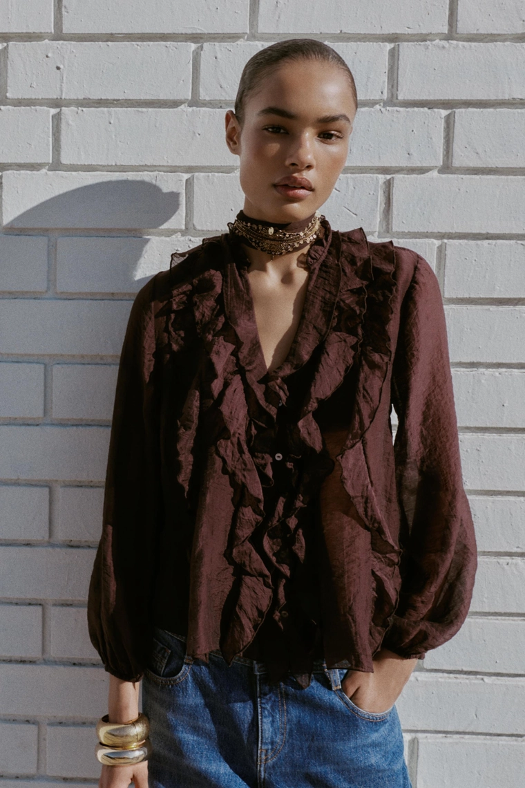 БЛУЗА В ГОРОШЕК С ВОЛАНАМИ