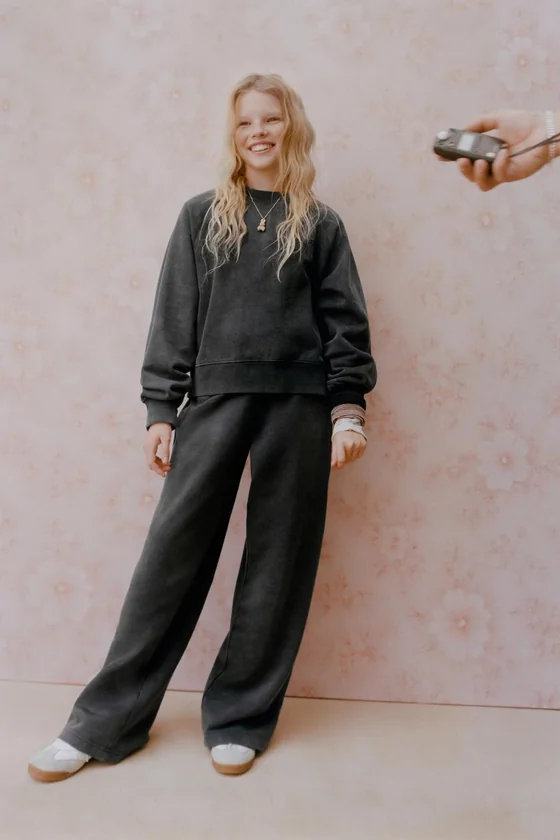 БРЮКИ WIDE LEG С ЭФФЕКТОМ ПОТЕРТОСТИ