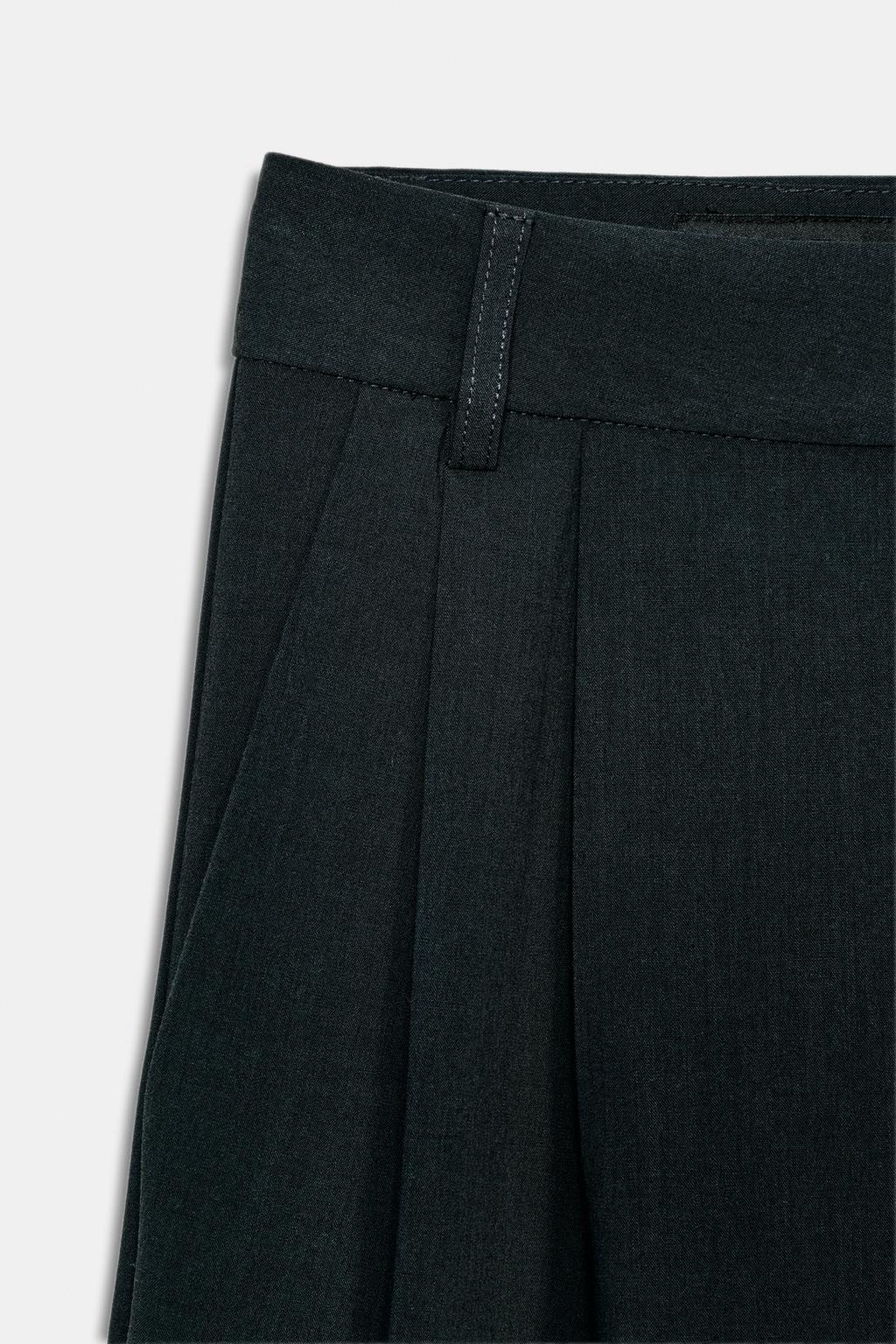 ШИРОКИЕ ШОРТЫ СО СКЛАДКАМИ