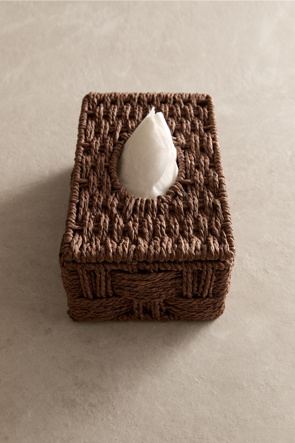 Коробка для салфеток из плетёной бумаги