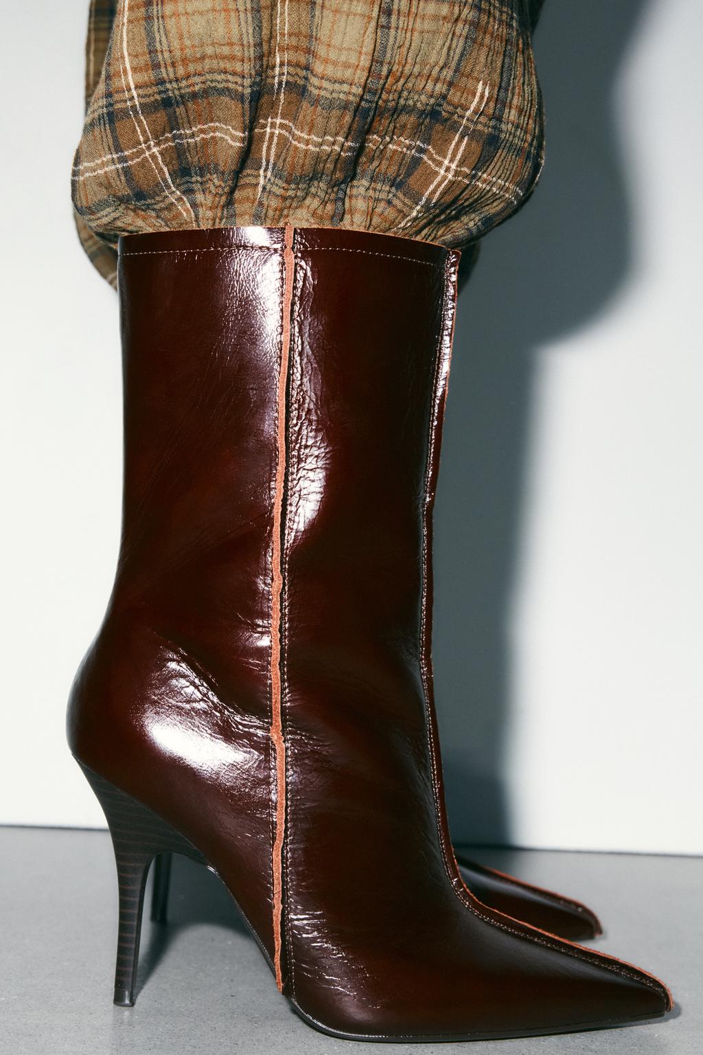 КОЖАНЫЕ БОТИЛЬОНЫ С ОСТРЫМ НОСОМ