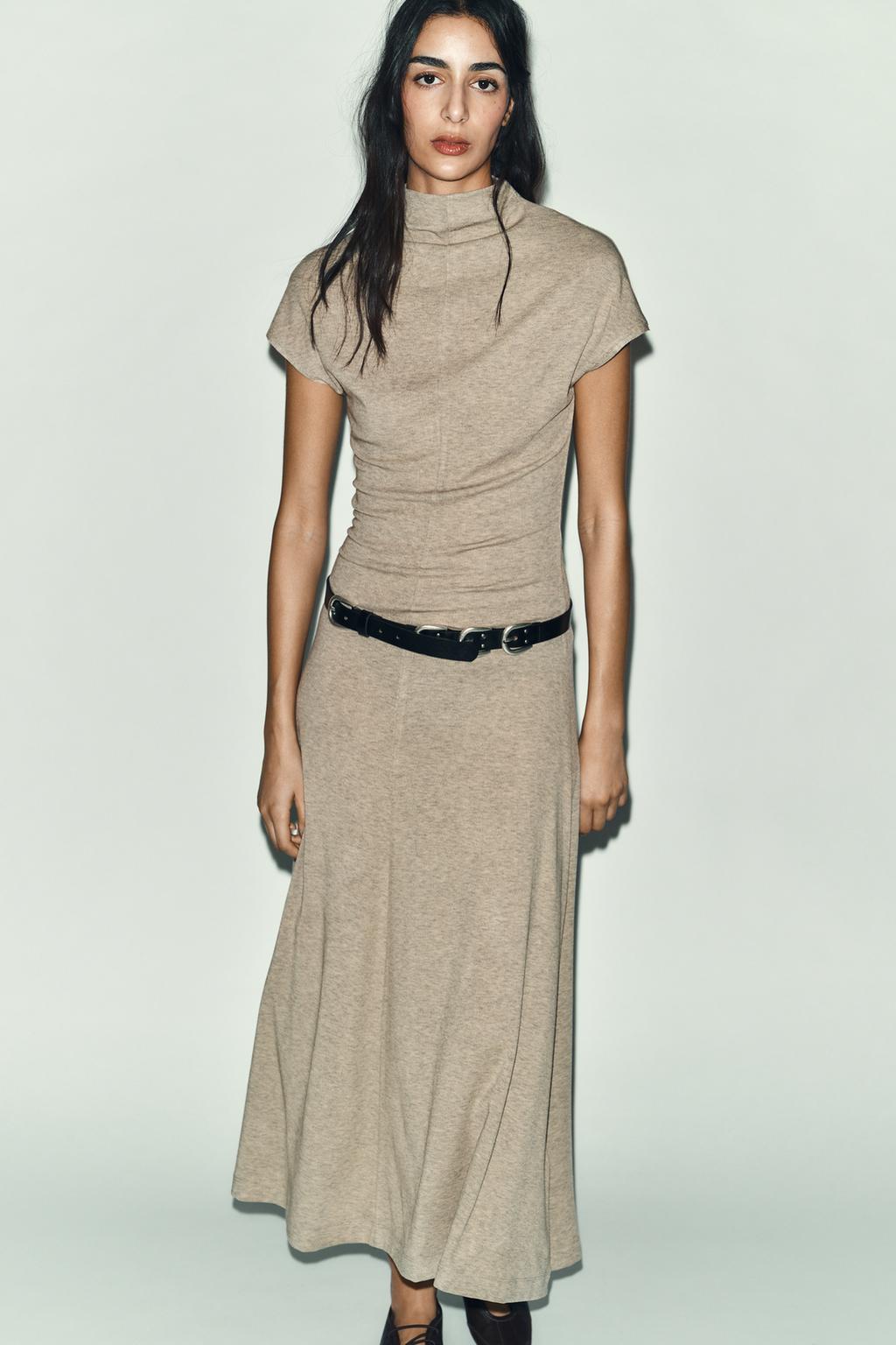 МАКСИ-ПЛАТЬЕ С ВОРОТНИКОМ-СТОЙКОЙ