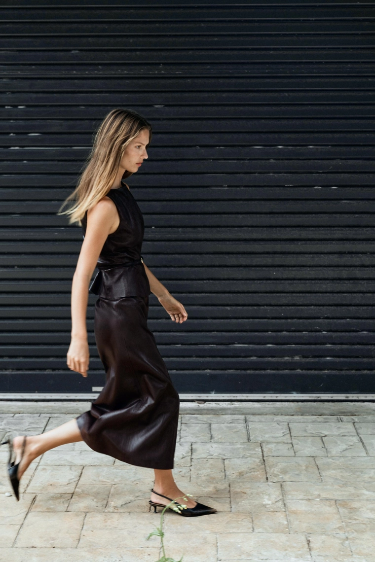 ТОП ИЗ ИСКУССТВЕННОЙ КОЖИ БЕЗ РУКАВОВ