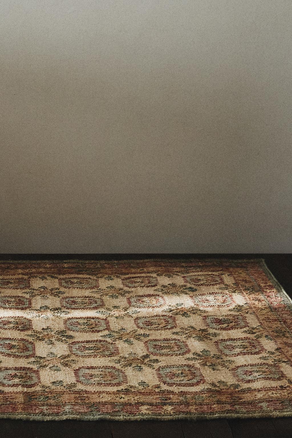 Джутовый ковер с цветочным принтом