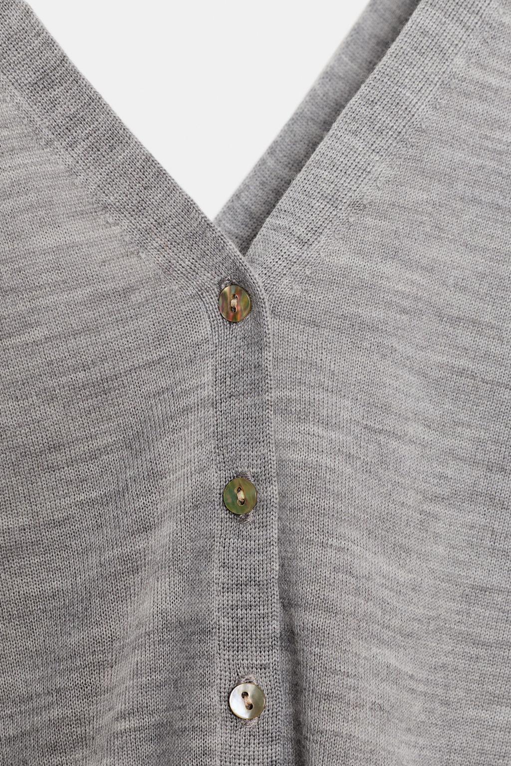 КАРДИГАН С V-ОБРАЗНЫМ ВЫРЕЗОМ