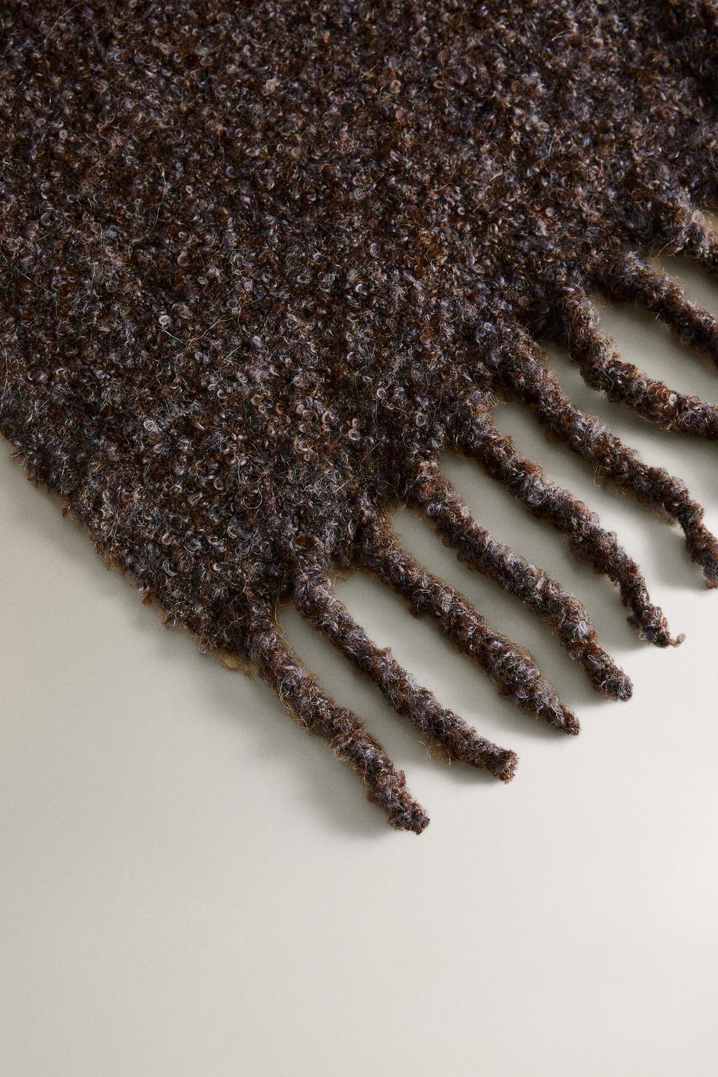 Плед со струящимися краями